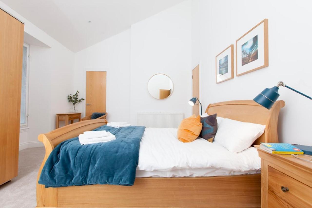 Deluxe Duplex With Garage * EDI